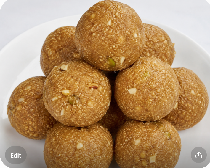 Dink Ladoo/  डिंक लाडू